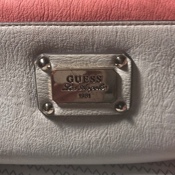 GUESS leather wallet/wristlet pink brown white - Picture 2 of 5